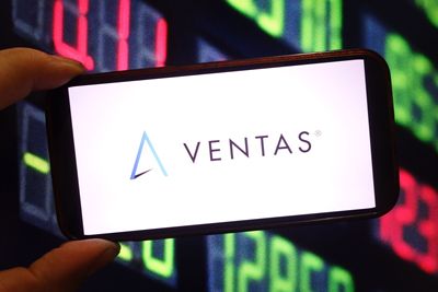 Are Wall Street Analysts Bullish on Ventas Stock?